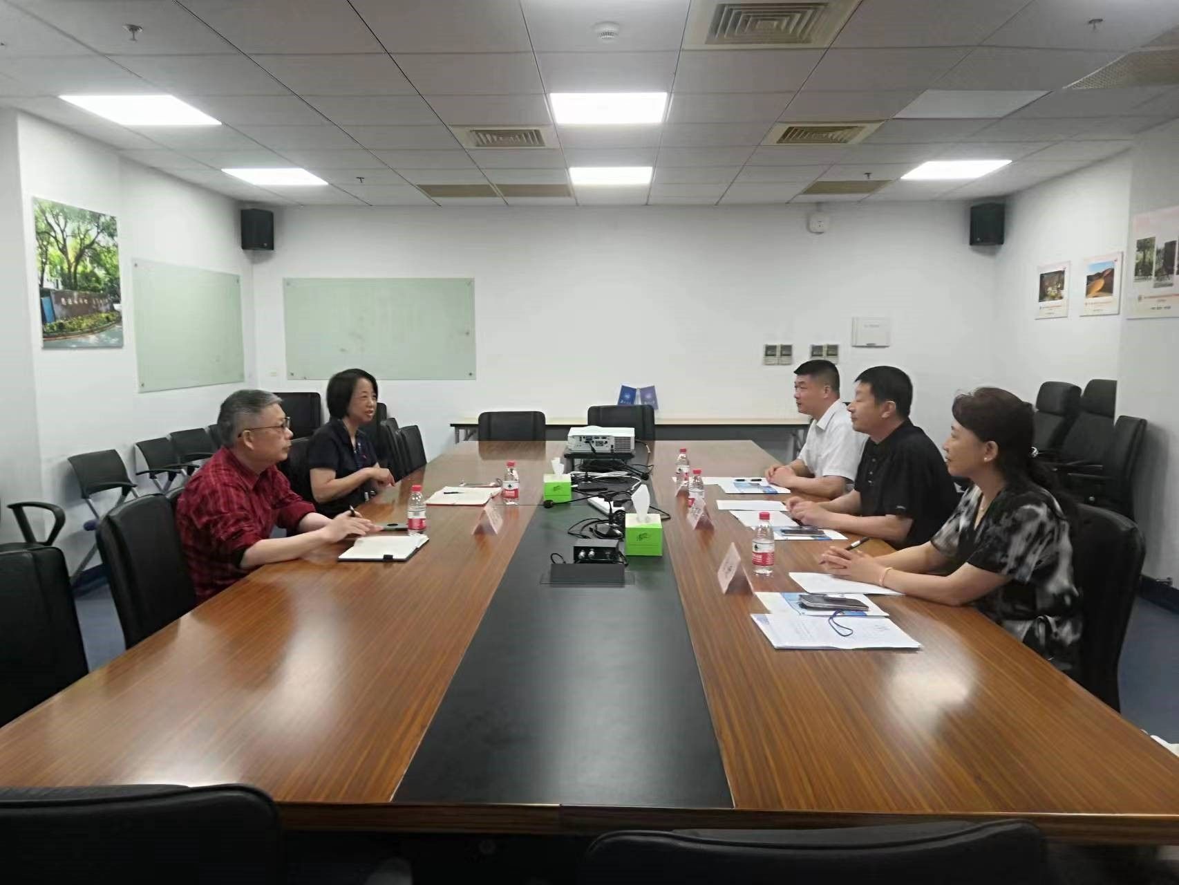 副院长张栋梁一行赴复旦大学、上海交通大学调研