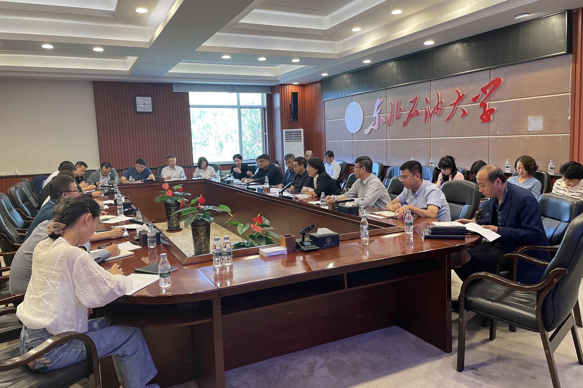 我校召开2023年新学期科研工作会议