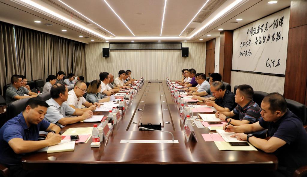 安仁县党政代表团赴我校交流洽谈