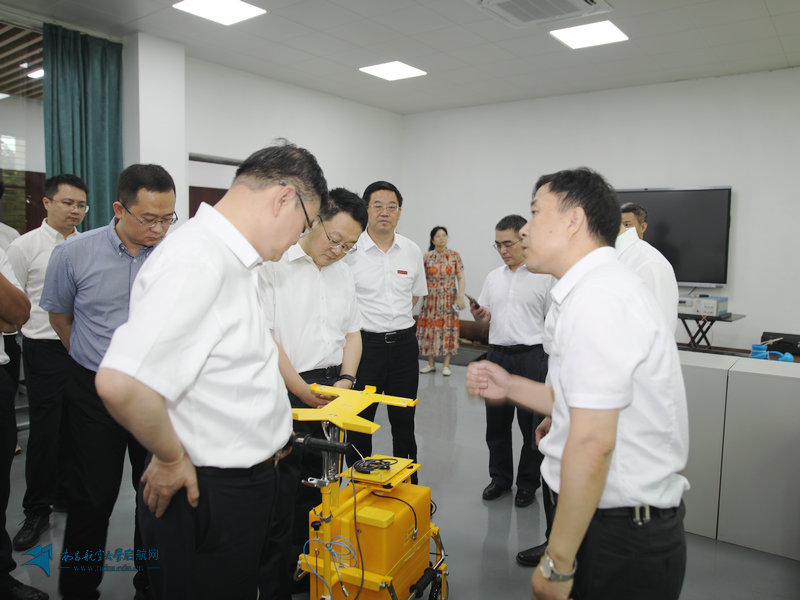 上海代表团一行来校走访调研