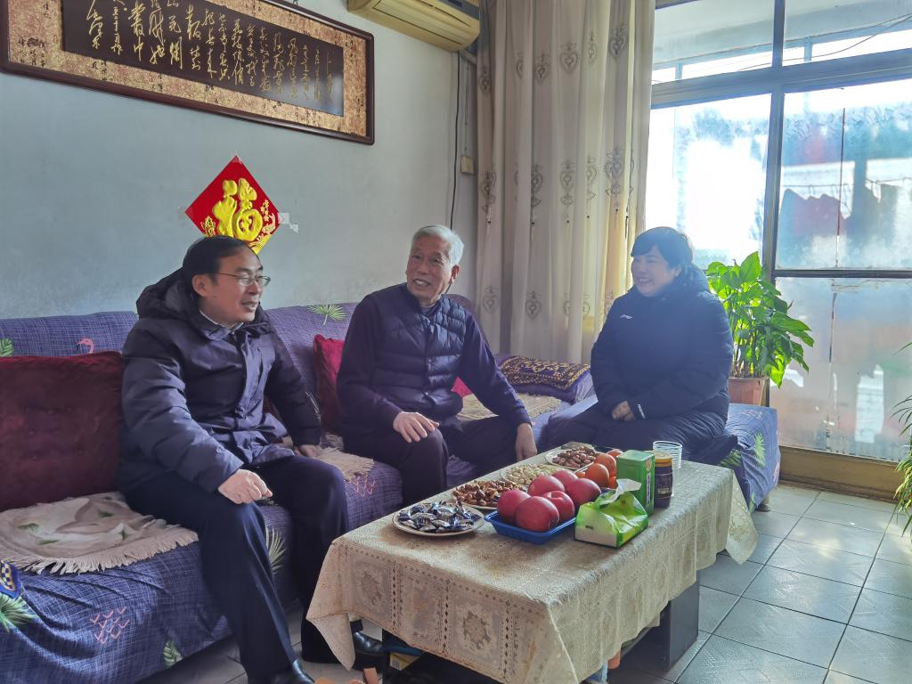 副校长刘全永走访慰问军烈属