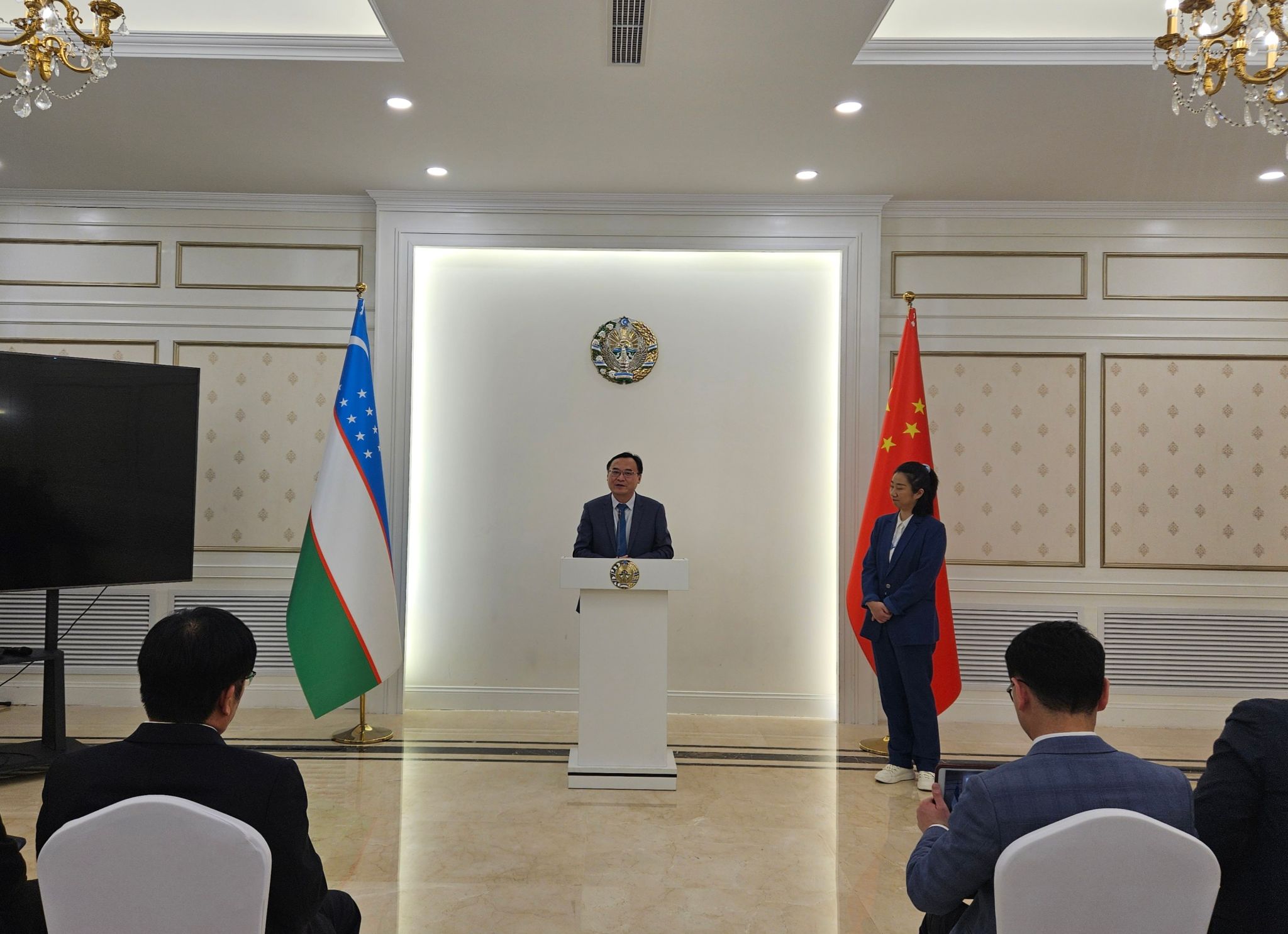 校领导出席中乌（兹别克斯坦）百校合作论坛
