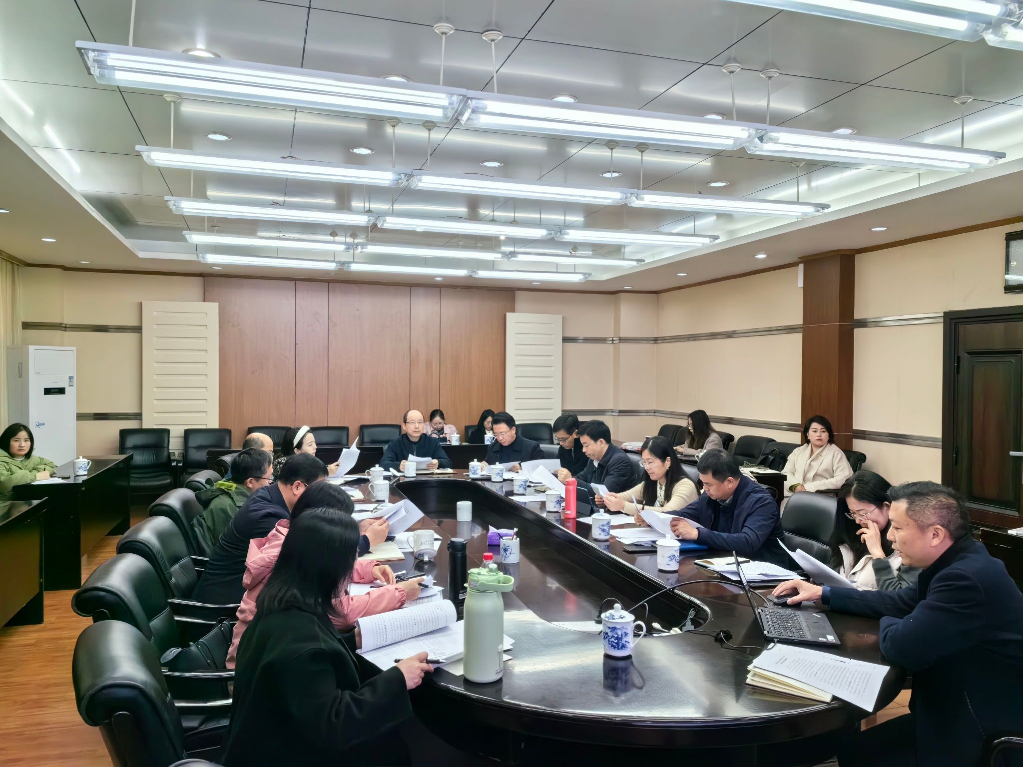 学校召开特色发展专项规划编制工作推进会
