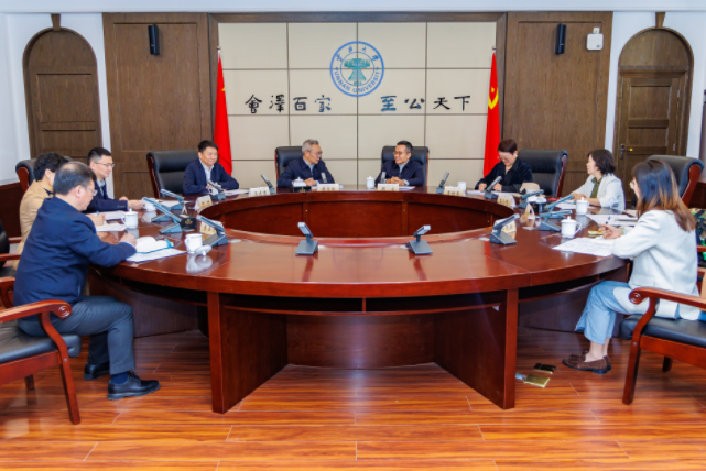 中国日报社副总编辑到访云南大学