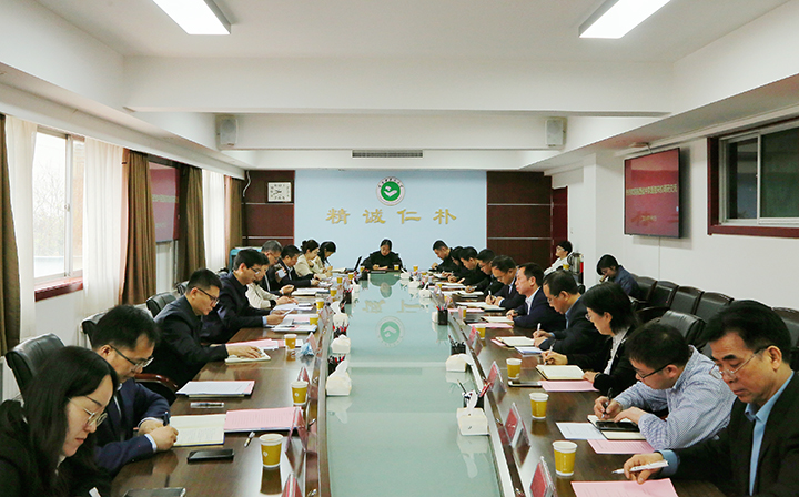 陕西省中医医院党委副书记贾伟一行来校调研交流