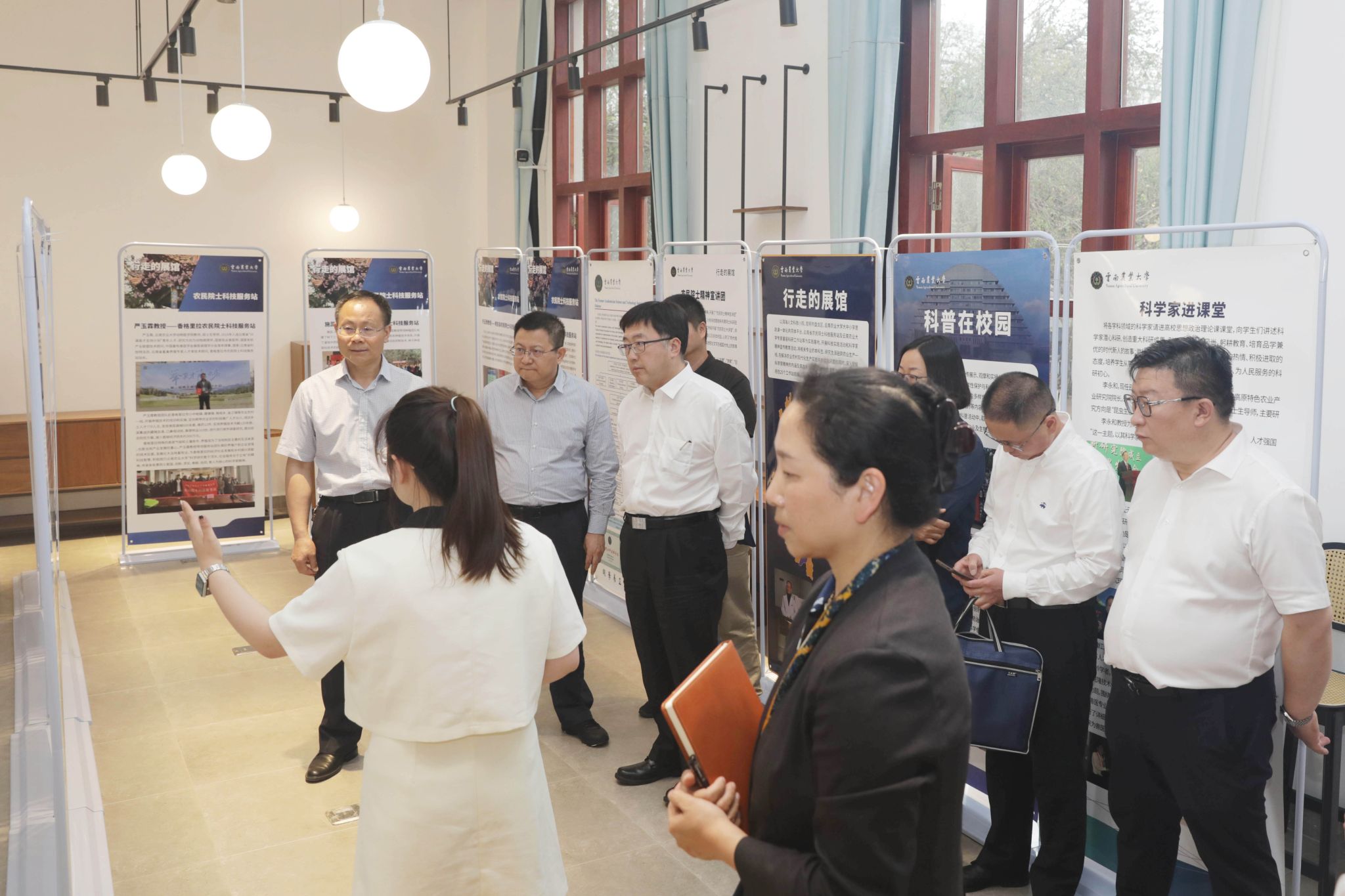 中国科协书记处书记王进展一行来校调研科学家精神教育基地