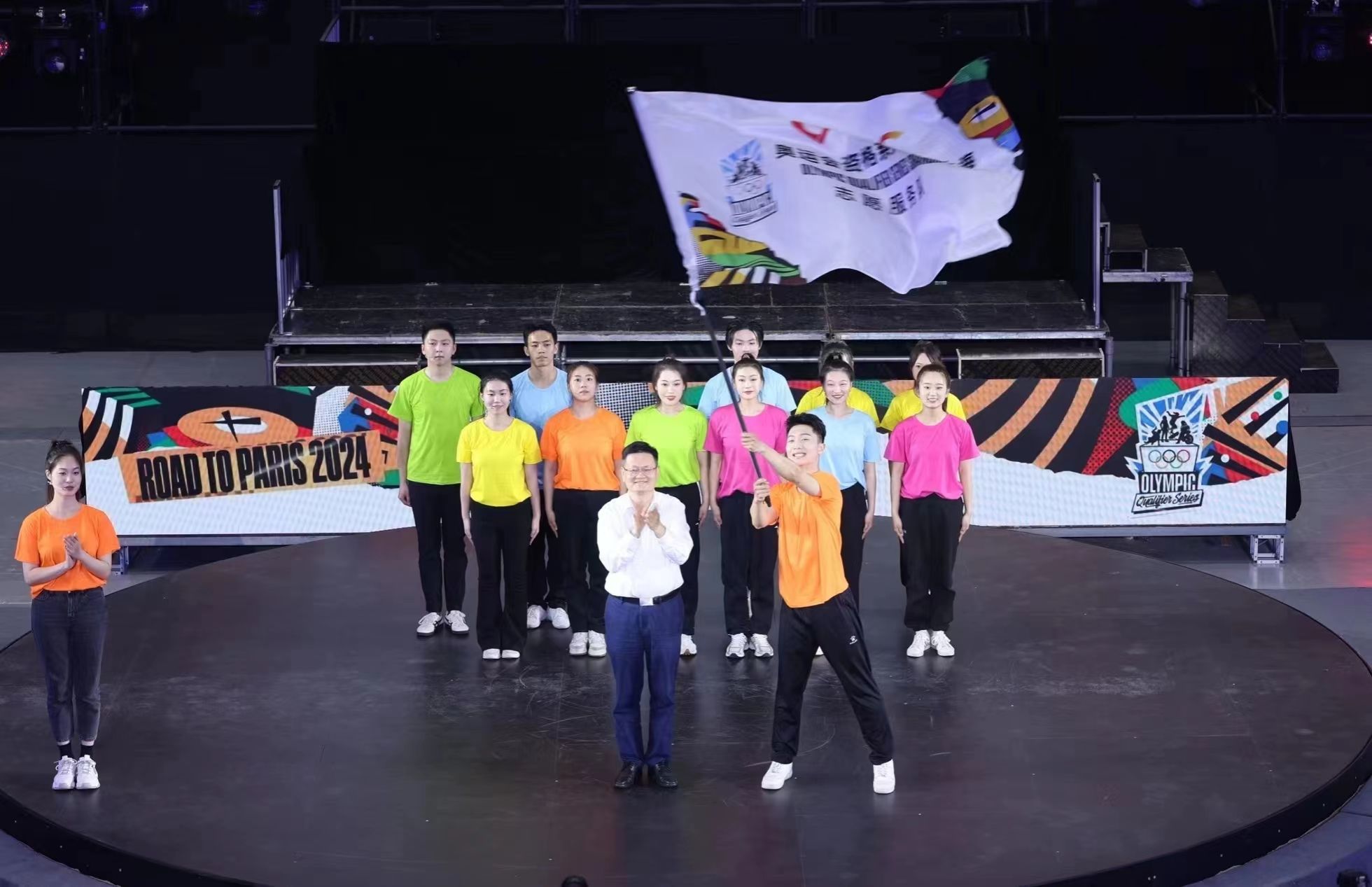 我校大学生志愿者参加奥运会资格系列赛·上海志愿者上岗仪式