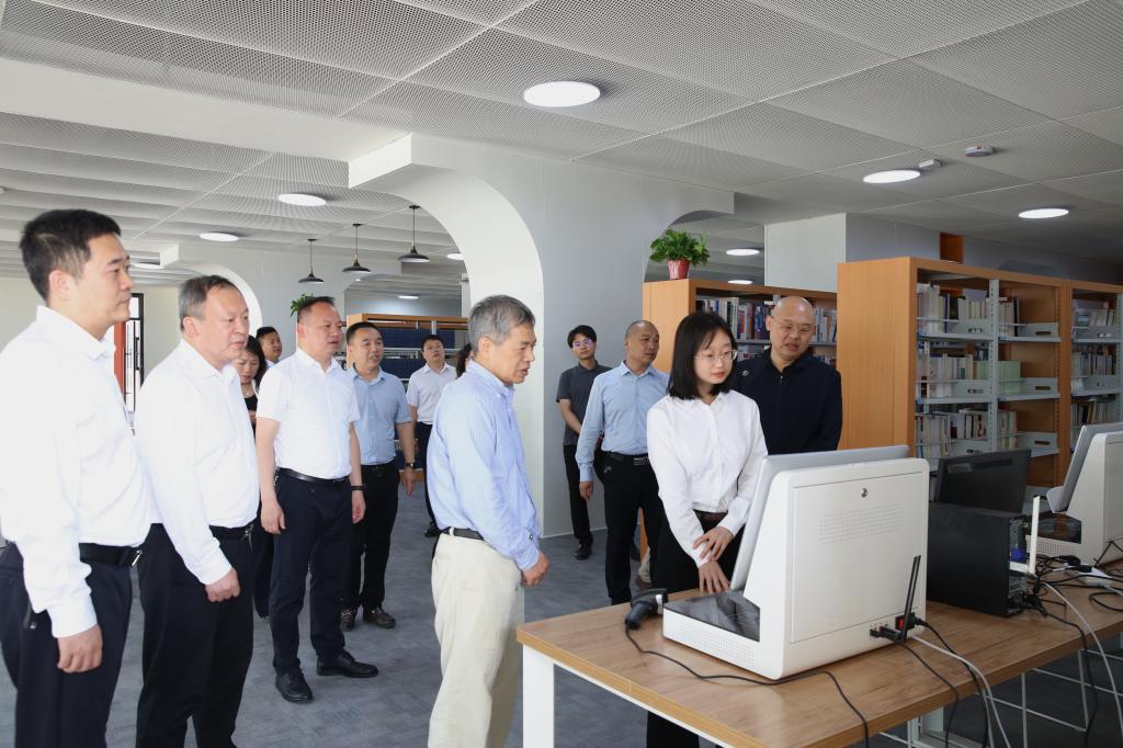 校长李俊到信阳理工学院调研指导工作
