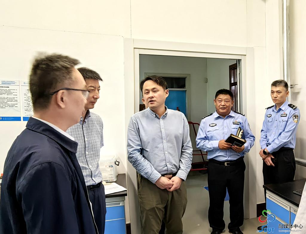 省禁毒办来校调研督导实验室化学品安管工作