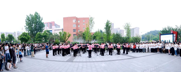 学校举办“乐动工商”户外音乐会