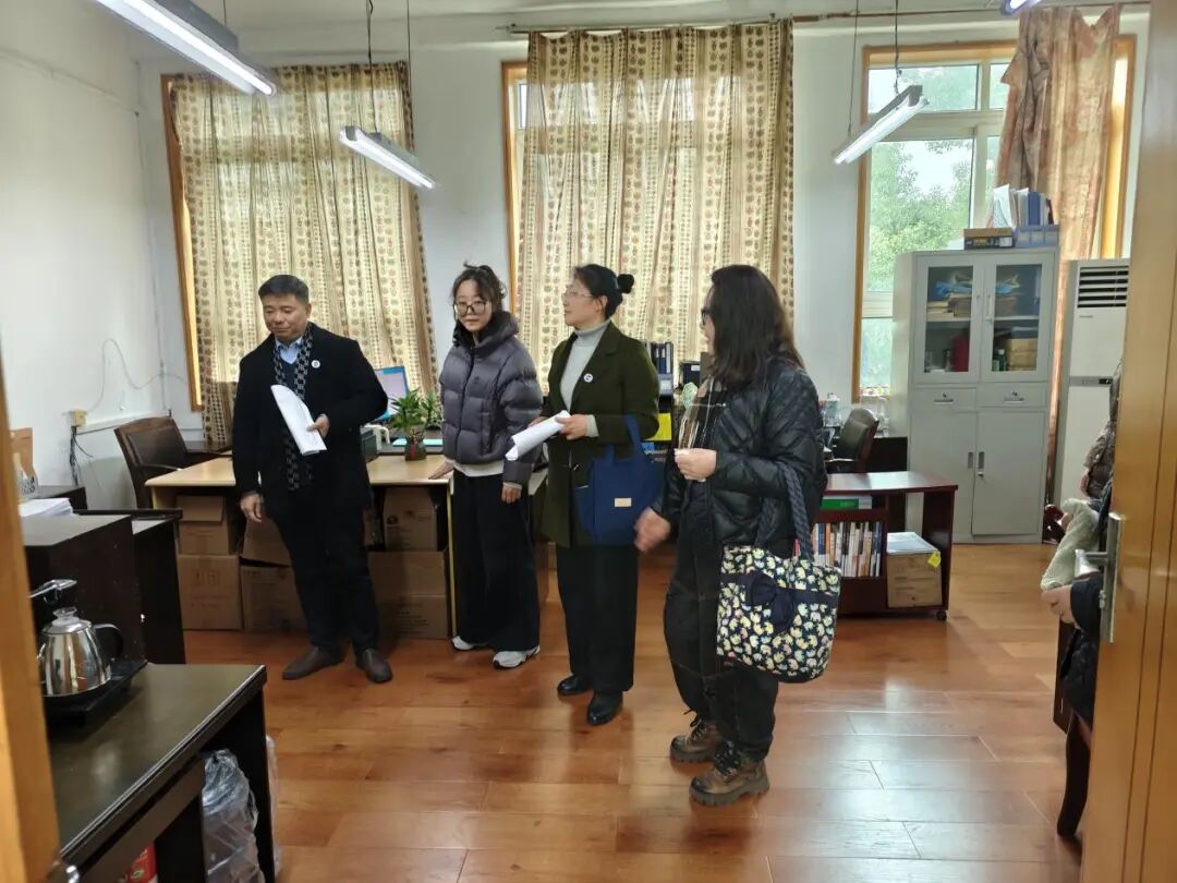 辞旧迎新焕新颜 重庆法商学校开展节前环境整治与作风建设活动