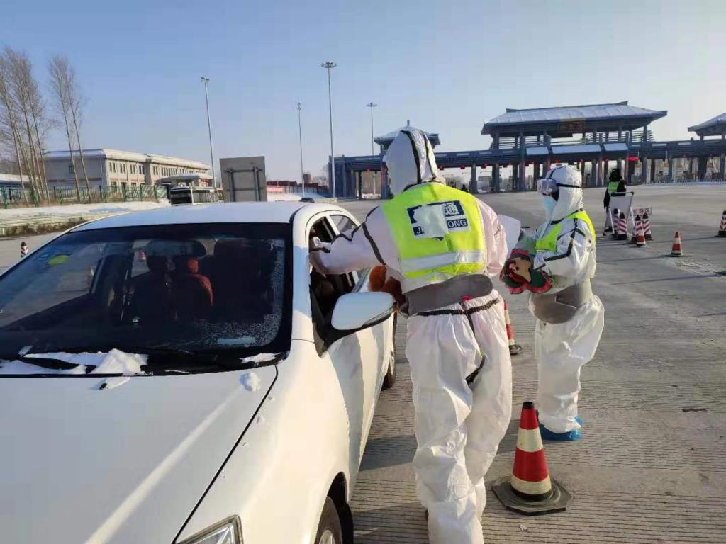 众志成城防控疫情抗击疫情一线的最美东农人