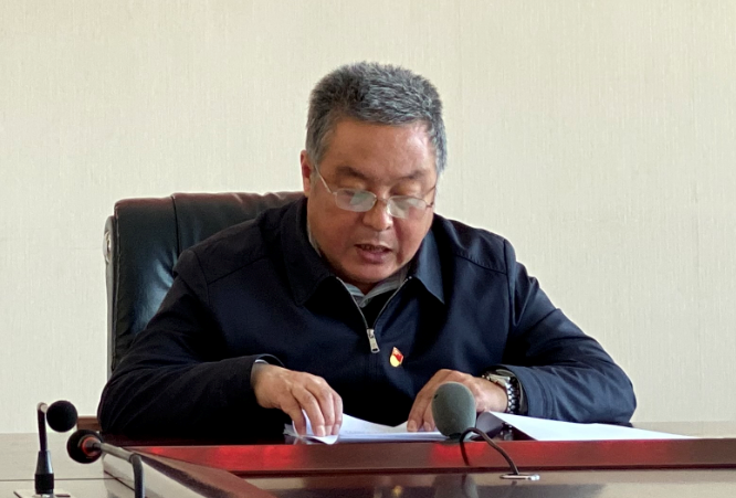 校党委书记孙登林在会上讲话