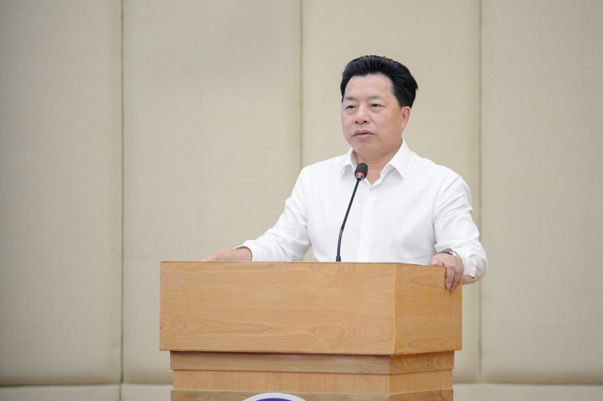 统战部知工处处长,一级调研员丘烽,省委统战部知工处三级调研员蓝浩