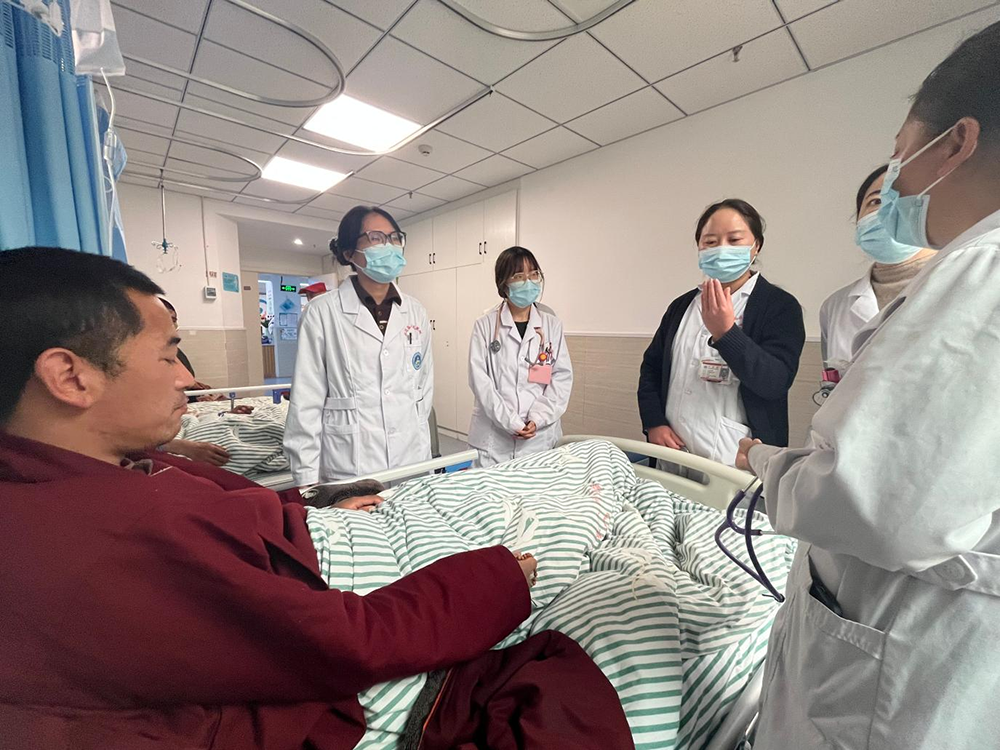 渝藏同心・医教同行  重庆法商学校助力江达县人民医院高质量发展培训启动